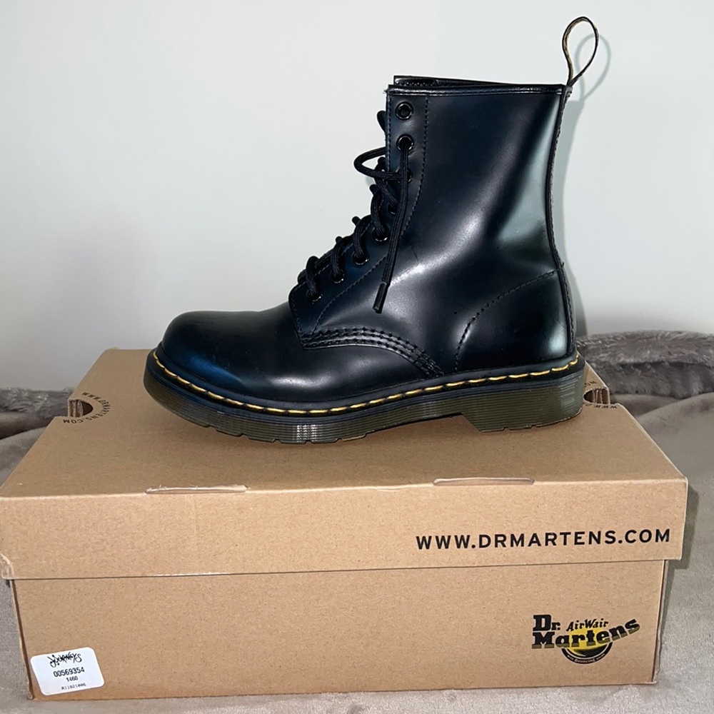 COPY - Youth Size 6 Dr.Martens
